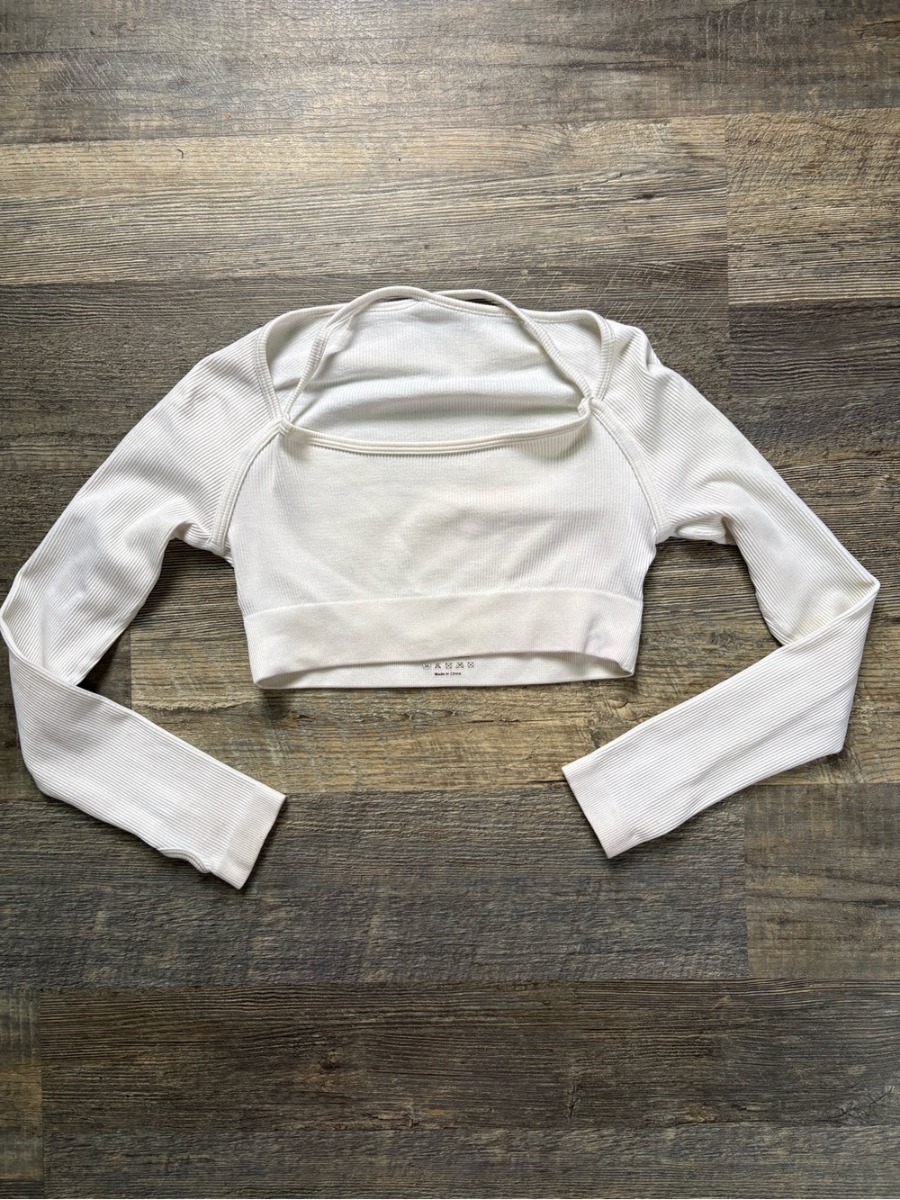 Athletic Long-Sleeve Cropped Top